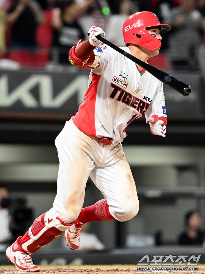 8일 광주 KIA챔피언스필드에서 열린 한화와 KIA의 경기, 연장 10회말 KIA 최원준이 2루타를 치고 있다. 광주=허상욱 기자wook@sportschosun.com/2025.06.08/