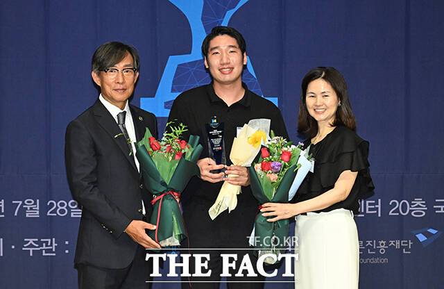 보도 부문 전문 우수상 수상한 쿠키뉴스.