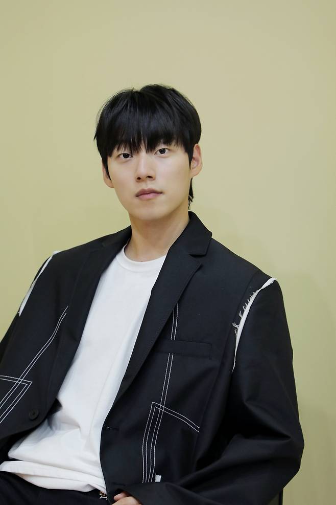 배우 윤재찬 골든문 엔터테인먼트 제공