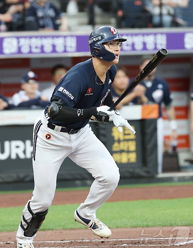 11일 대전 한화생명볼파크에서 열린 '2025 신한 SOL 뱅크 KBO리그' 프로야구 한화이글스 대 두산베어스 경기에서 두산 김동준이 타격하고 있다. 2025.6.11/뉴스1 ⓒ News1 김기남 기자