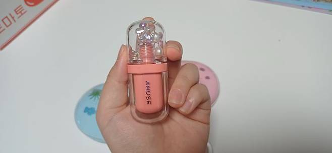 비즈와 네일 파츠를 활용해 나만의 예쁜 틴트를 만들 수 있었다. ⓒ데일리안 남가희 기자