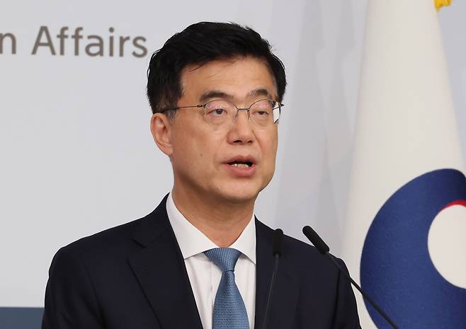 이재웅 외교부 대변인이 29일 서울 종로구 정부서울청사 별관에서 정례브리핑을 하고 있다. /연합뉴스