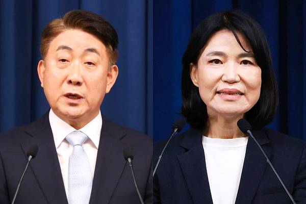 ▲이동관 전 방송통신위원장(왼쪽)과 이진숙 방송통신위원장. ⓒ연합뉴스