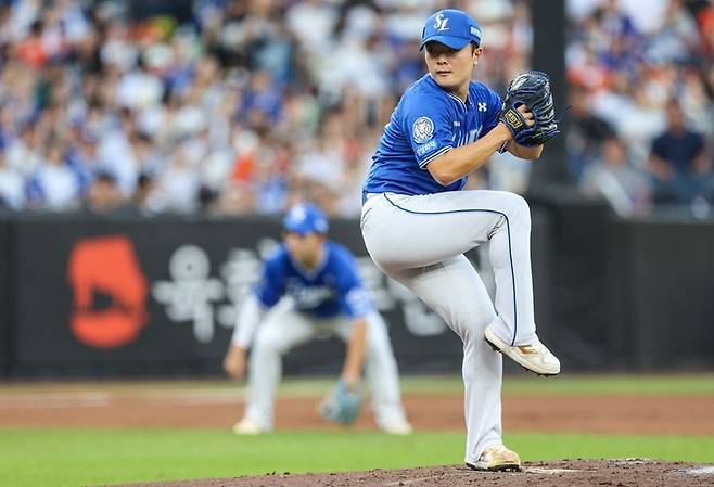 31일 오후 6시30분 대전 한화생명볼파크에서 열린 '2025 신한 SOL 뱅크 KBO리그' 삼성 라이온즈와 한화 이글스 경기에서 선발투수 이승민이 투구 중이다. <삼성 라이온즈 제공>