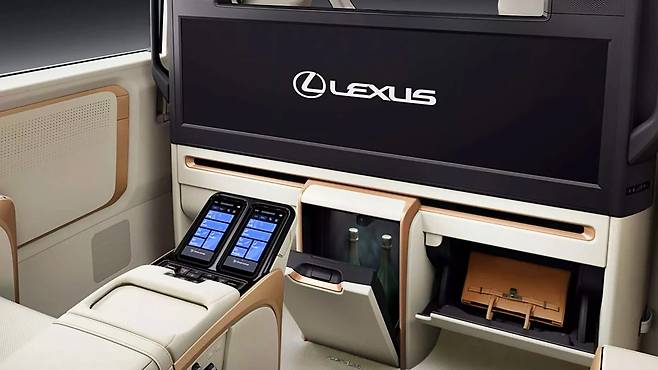 렉서스 LM 500h 실내