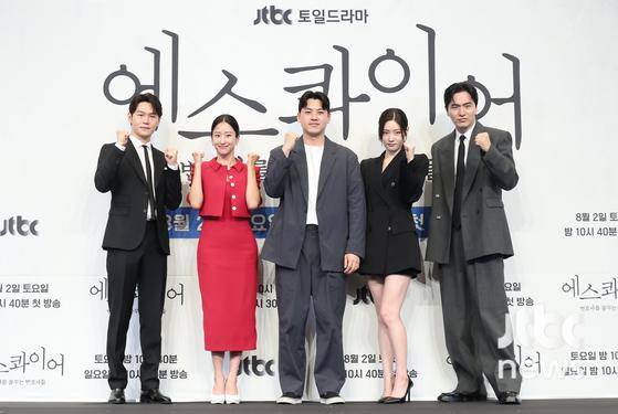 31일 오후 서울 더링크서울 트리뷰트 포트폴리오 호텔에서 JTBC 토일 드라마 '에스콰이어: 변호사를 꿈꾸는 변호사들' 제작발표회가 열렸다. 김재홍 감독, 배우 이진욱, 정채연, 이학주, 전혜빈이 참석했다. 박세완 엔터뉴스팀 기자 park.sewan@jtbc.co.kr