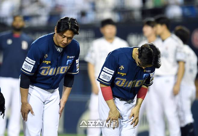 NC 시절 손아섭(오른쪽)의 모습. 잠실 | 박진업 기자 upandup@sportsseoul.com