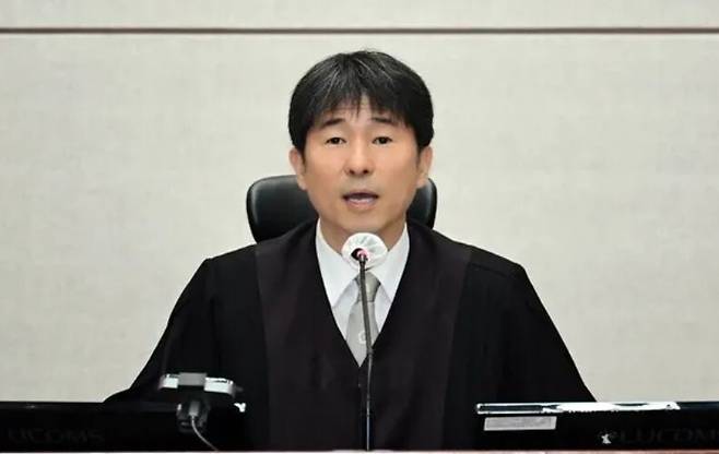 지귀연 재판장. 한겨레 자료