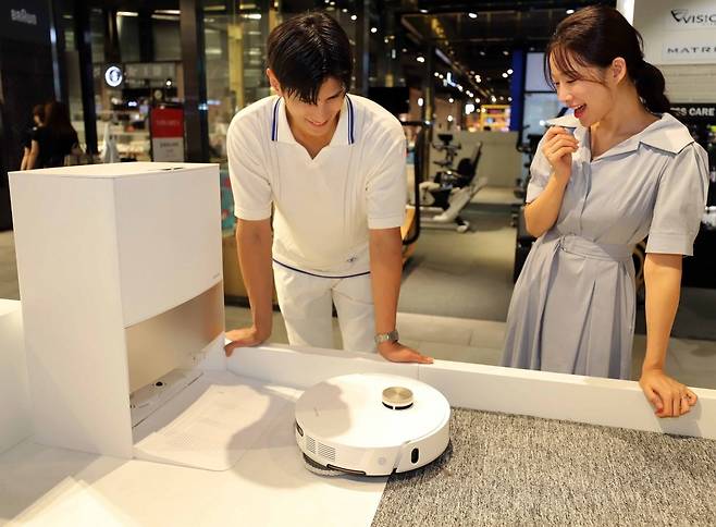 지난 2023년 8월 2일 신세계백화점에서 오프라인 최초로 '드리미' 로봇청소기 팝업스토어를 선보였다. 사진=뉴스1