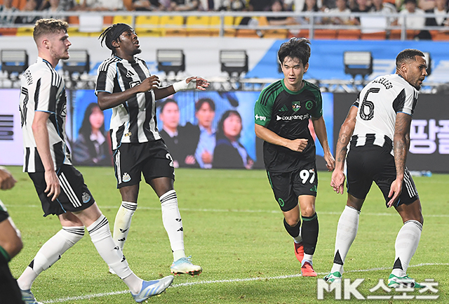 뉴캐슬 유나이티드전에서 팀 K리그의 승리를 이끈 김진규. 사진(수원)=천정환 기자