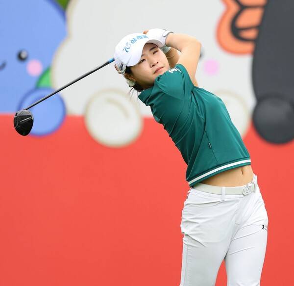2025년 한국여자프로골프(KLPGA) 투어 상반기 마지막 대회이자, 올해 신설 대회인 오로라월드 레이디스 챔피언십에 출전한 '고지우 동생' 고지원 프로가 1라운드에서 경기하는 모습이다. 사진제공=KLPGA