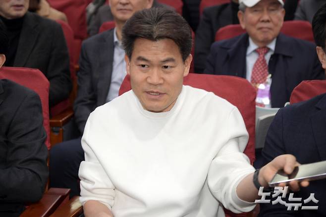 윤창원 기자