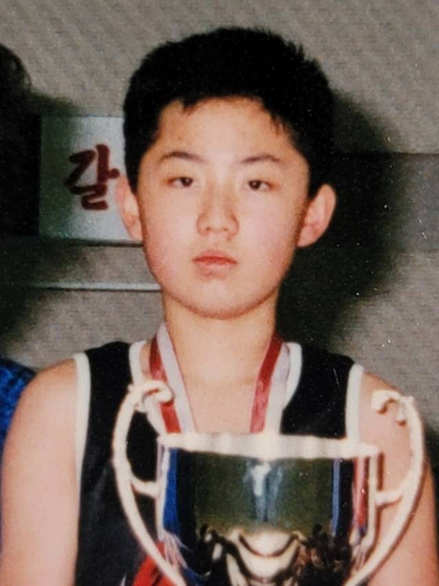 30일 최초 공개된 김정은 국무위원장의 10대 시절 사진. 사진제공=정성장 세종연구소 부소장