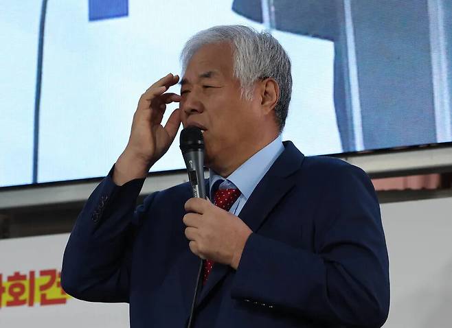 전광훈 목사가 4월17일 오전 서울 성북구 장위동 사랑제일교회에서 ‘국민의힘, 공천권 폐지하고 후보자 경선을 하라’ 긴급 기자회견을 하고 있다. 백소아 기자 thanks@hani.co.kr