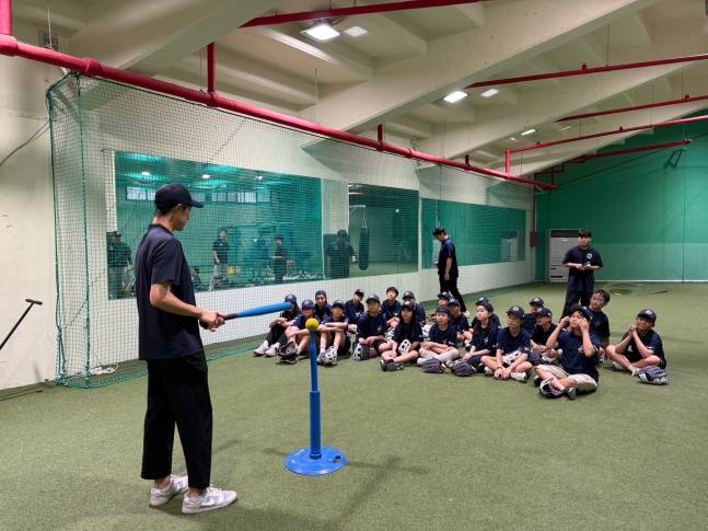 두산 베어스 키즈클럽 티볼 원데이 클래스 단체사진. /사진=KBO 제공