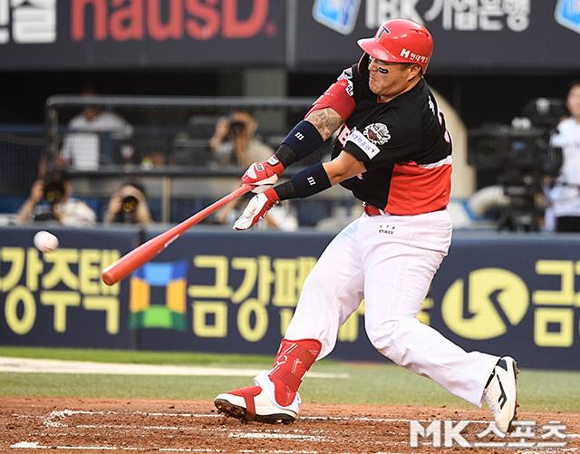 8일 창원 NC전에서 클러치 능력을 뽐낸 최형우. 사진=천정환 기자