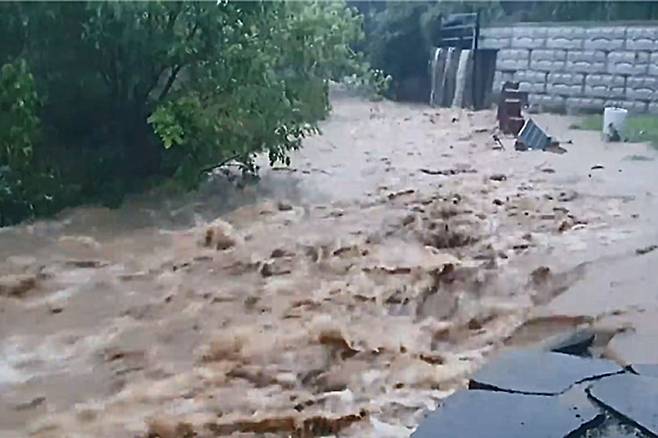 (당진 면천면 하천 범람)