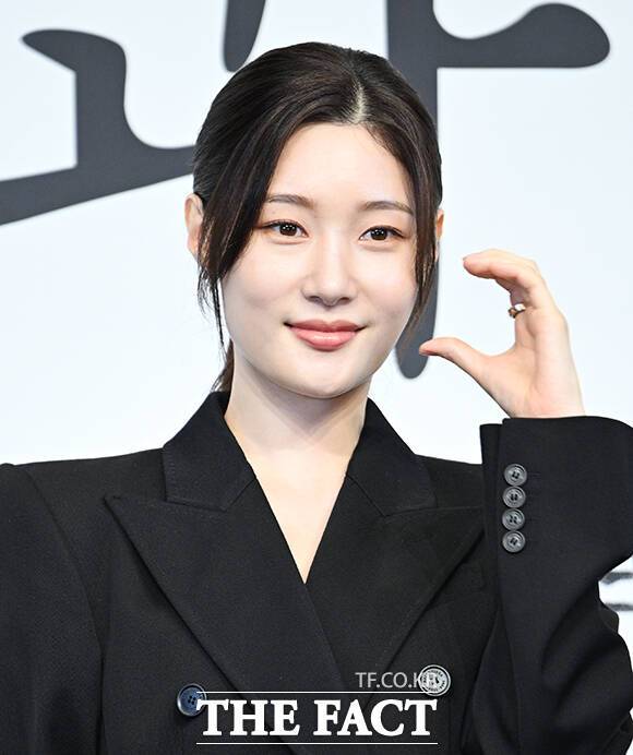 배우 정채연이 JTBC 토일드라마 '에스콰이어: 변호사를 꿈꾸는 변호사들'에서 부족한 연기력으로 아쉬움을 자아내고 있다. /박헌우 기자