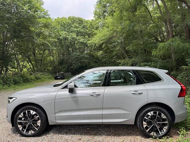 볼보자동차의 신형 XC60 측면. 정원일 기자