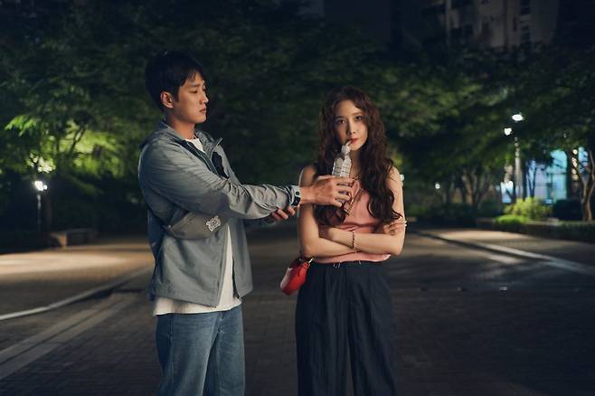 영화 ‘엑시트’의 이상근 감독과 임윤아가 의기투합한 ‘악마가 이사왔다’가 13일 관객들과 만난다. 사진제공 | CJ ENM