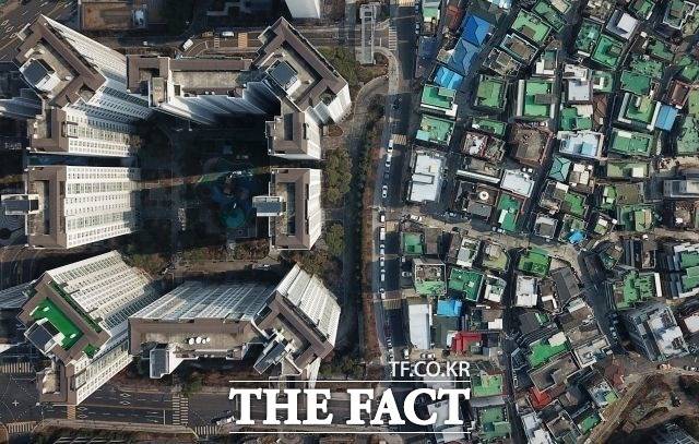 청년안심주택 잠실 센트럴파크에서 지난 3월 강제경매 사태가 발생한 후 134세대가 총 239규모의 보증금을 돌려받지 못할 위험에 처해졌다./더팩트 DB