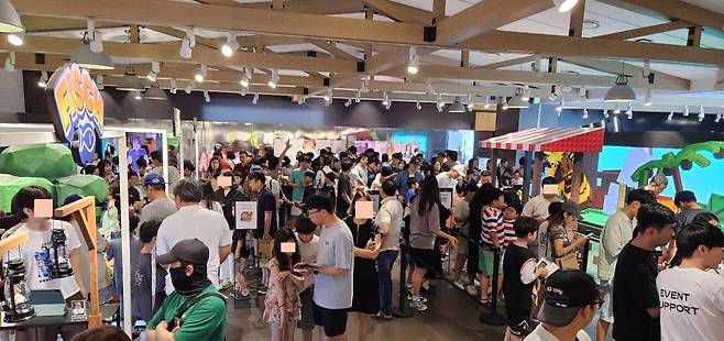 로블록스 팝업스토어 전경