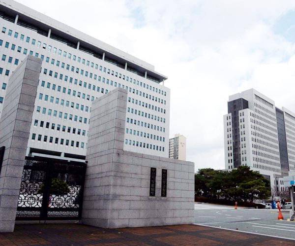 부산 법조타운과 부산지검 전경. 국제신문 DB