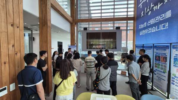 목재 이용 건축 우수 사례 견학 모습