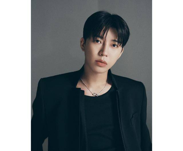 가수 임영웅이 정규 2집 컴백을 앞두고 콘셉트 포토를 공개했다. 물고기뮤직 제공