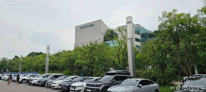 11일 평일에도 국립중앙박물관 주차장이 가득 찬 모습. / 사진 = 오진영 기자