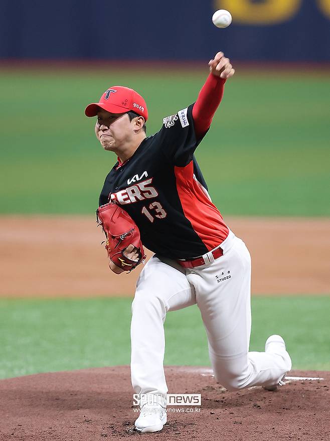 ▲ 올 시즌 초반 부진했던 윤영철은 팔꿈치 수술까지 겹치며 아쉽게 한 시즌을 마무리했다 ⓒ곽혜미 기자