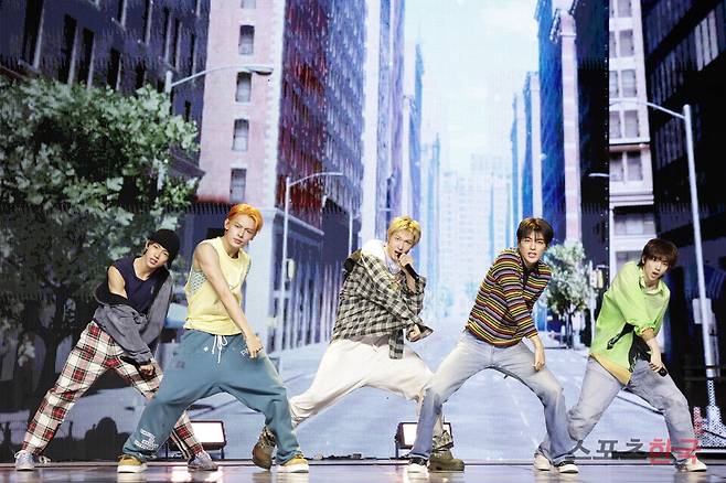 데뷔 앨범 'COLOR OUTSIDE THE LINES' 미디어 쇼케이스에 참석한 그룹 코르티스(CORTIS). 25.8.18 ⓒ이혜영 기자 lhy@hankooki.com