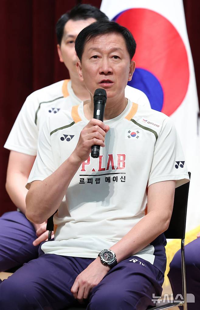 Park Joo-bong addresses the media at Korea Badminton National Team Media Day