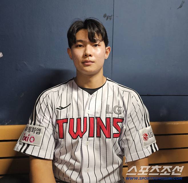 인터뷰에 임한 김영우. 김영록 기자