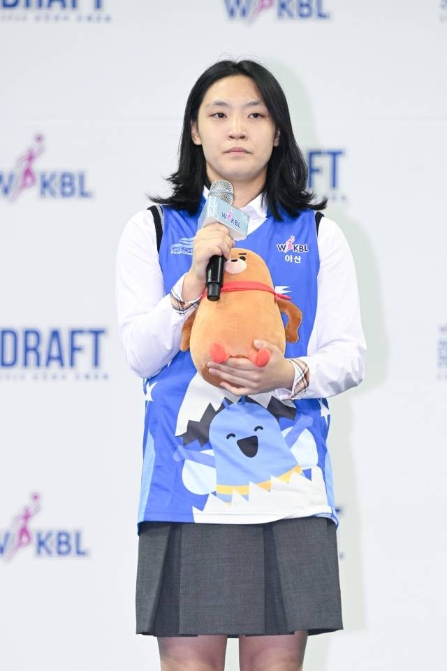 2라운드 마지막 주인공은 박소영이었다. 그는 박영진 코치의 딸이기도 하다. 사진=WKBL 제공