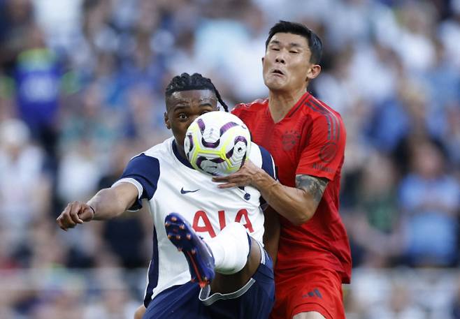 김민재가 지난해 8월 토트넘 홋스퍼와의 친선 경기에 나선 모습. /사진=로이터