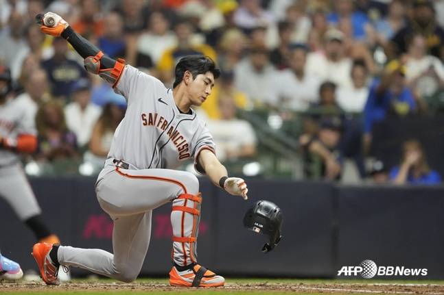 샌프란시스코 이정후가 23일(한국시간) 밀워키전에서 6회초 헛스윙 삼진을 당하고 있다. /AFPBBNews=뉴스1