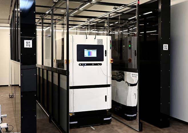 LG전자 생산기술원(PRI)이 개발한 자율주행로봇(AMR)이 험로주행 테스트를 하고 있다. (사진=LG PRI)