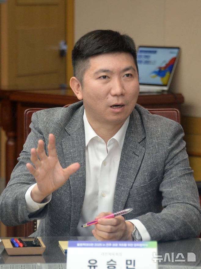 유승민 대한체육회장이 6일 전북 전주시 전북특별자치도청에서 열린 '올림픽데이런 2025 업무협약 체결식'에 참석해 인사말을 하고 있다. /사진=뉴시스