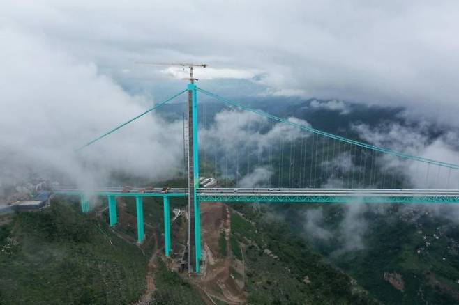구이저우성의 화강 대협곡 대교. 구이저우성 공식 SNS