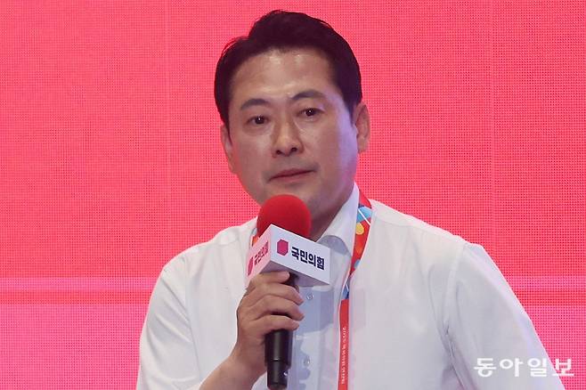 28일 오후 인천국제공항공사 항공교육원에서 국민의힘 국회의원 연찬회가 열렸다. 장동혁 당대표가 인사말씀을 하고 있다. 장승윤 기자 tomato99@donga.com