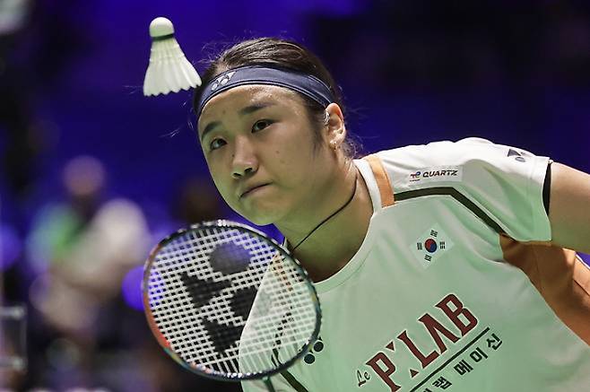 세계선수권대회 16강에서 경기를 펼치는 안세영. 연합뉴스