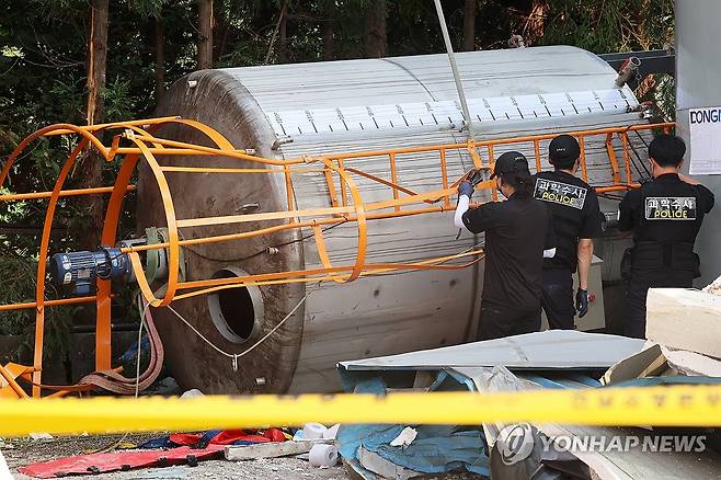 순천 레미콘공장 약품탱크 질식사고