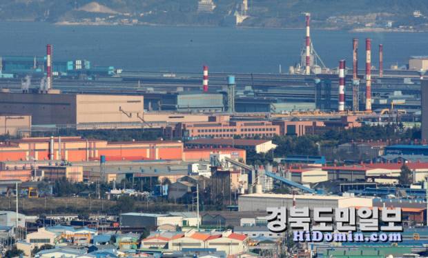 유례없는 불황이 겹치자 포항의 빅4 철강업체들이 투자비를 대폭 감소했다. 사진은 포항철강공단 전경. 사진=포항철강관리공단 제공