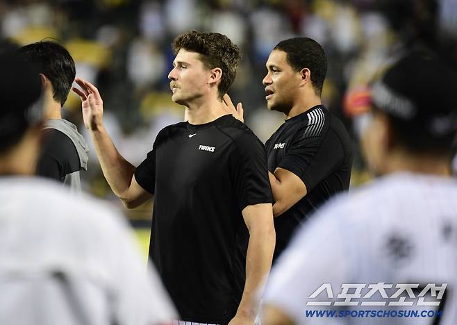 우승을 위한 완벽한 조합. LG 톨허스트, 치리노스.