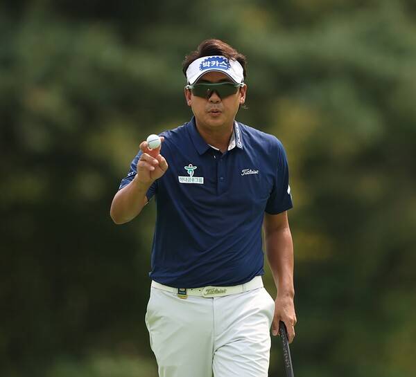 2025년 한국프로골프(KPGA) 투어 동아회원권그룹 오픈 우승을 차지한 박상현 프로가 최종라운드에서 경기하는 모습이다. 사진제공=KPGA