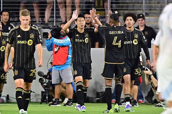 손흥민(가운데). 사진 | LA=AFP연합뉴스