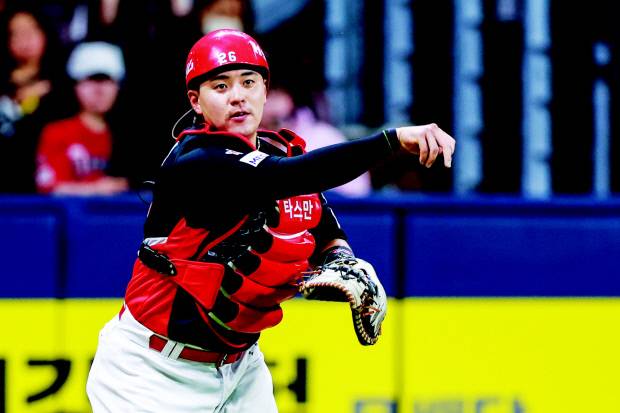 KIA 타이거즈 포수 한승택이 엔트리 확대에 맞춰 2일 엔트리에 등록됐다. 수비 안정화에 역할을 하게 된 한승택은 퓨처스 리그에서 준비한 타격에서의 역할도 다짐하고 있다. <KIA 타이거즈 제공>