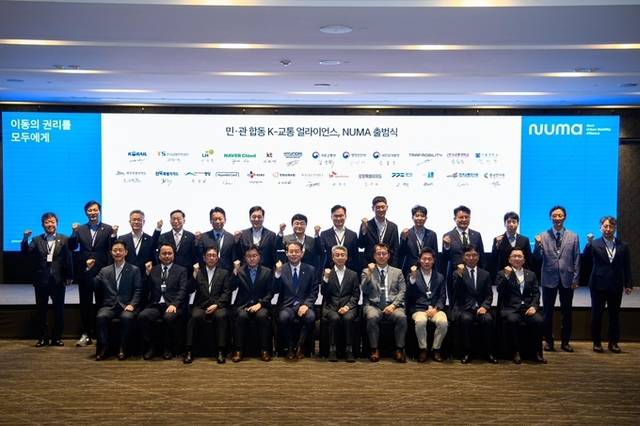 ▲ 울릉군이 1일 신안군, 옹진군과 함께 국회를 찾아 '국토외곽먼섬 지원 특별법' 개정과 특별자치군 입법의 필요성을 호소했다. 울릉군