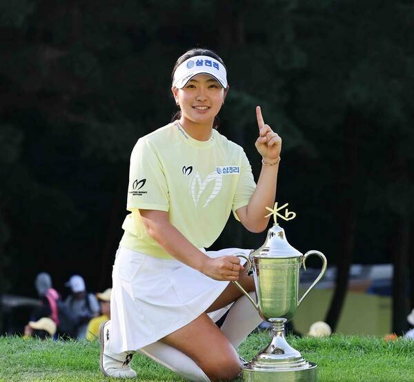 2025년 한국여자프로골프(KLPGA) 투어 KB금융 스타챔피언십에 출전하는 디펜딩 챔피언 유현조 프로. 사진은 2024년 우승 때 모습이다. 사진제공=KLPGA